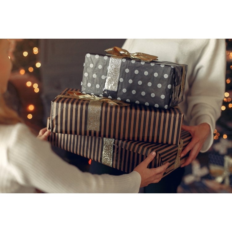 Cadouri de Craciun daruite altora