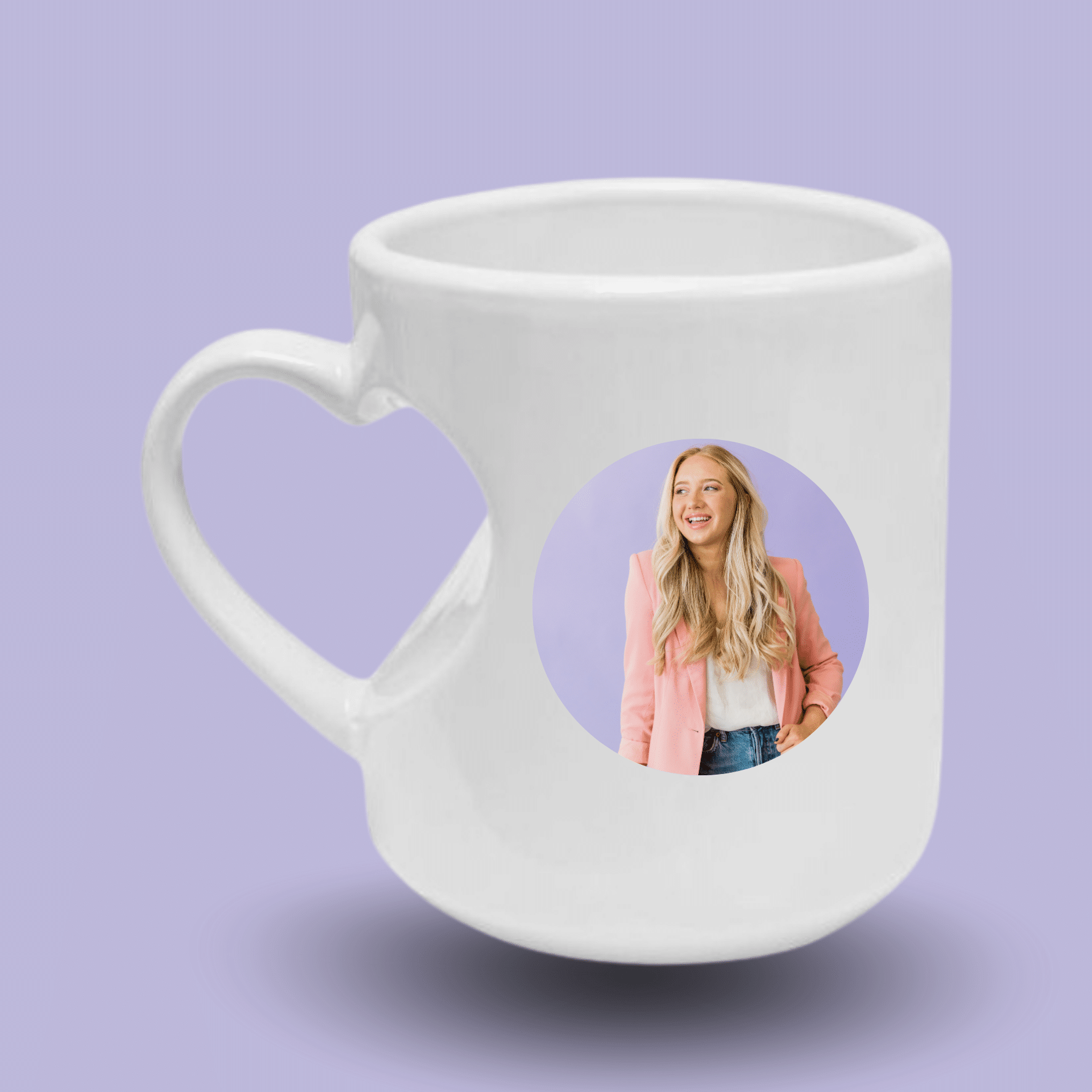 Cană in formă de inimă - personalizată cu nume si poză