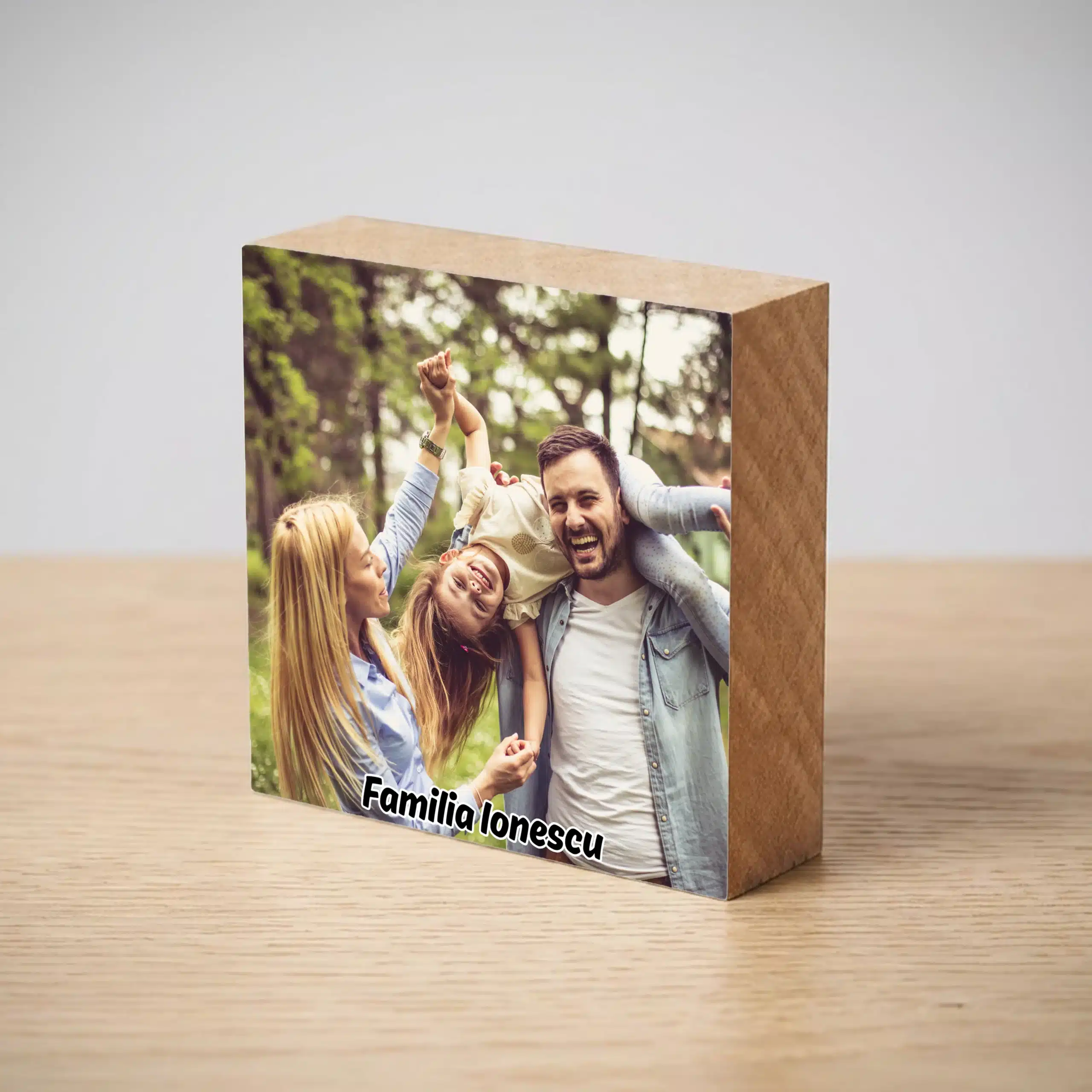 Tablou din lemn, patrat - Cadou personalizat cu poza si nume
