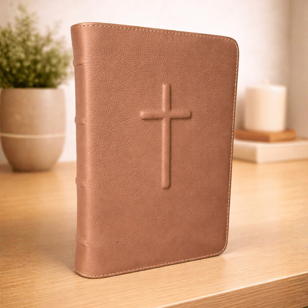 Biblia mare, coperta piele, maro închis, fermoar maro închis, index, aurita, cruce in relief, cuv. lui Isus cu rosu [073 PFI]