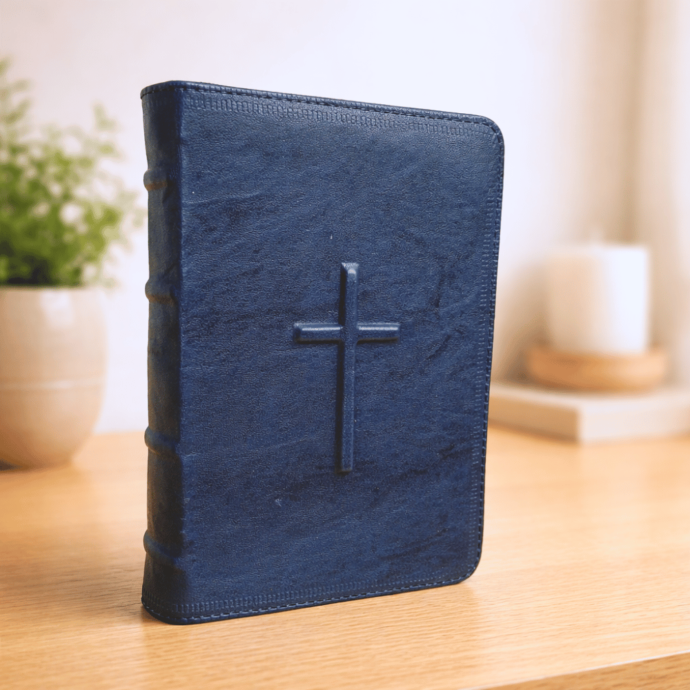 Biblie din piele finisaj rustic, marime medie, bleumarin, simbol cruce in relief, fermoar, index, margini aurii, cuv. lui Isus cu rosu [057 PFI]