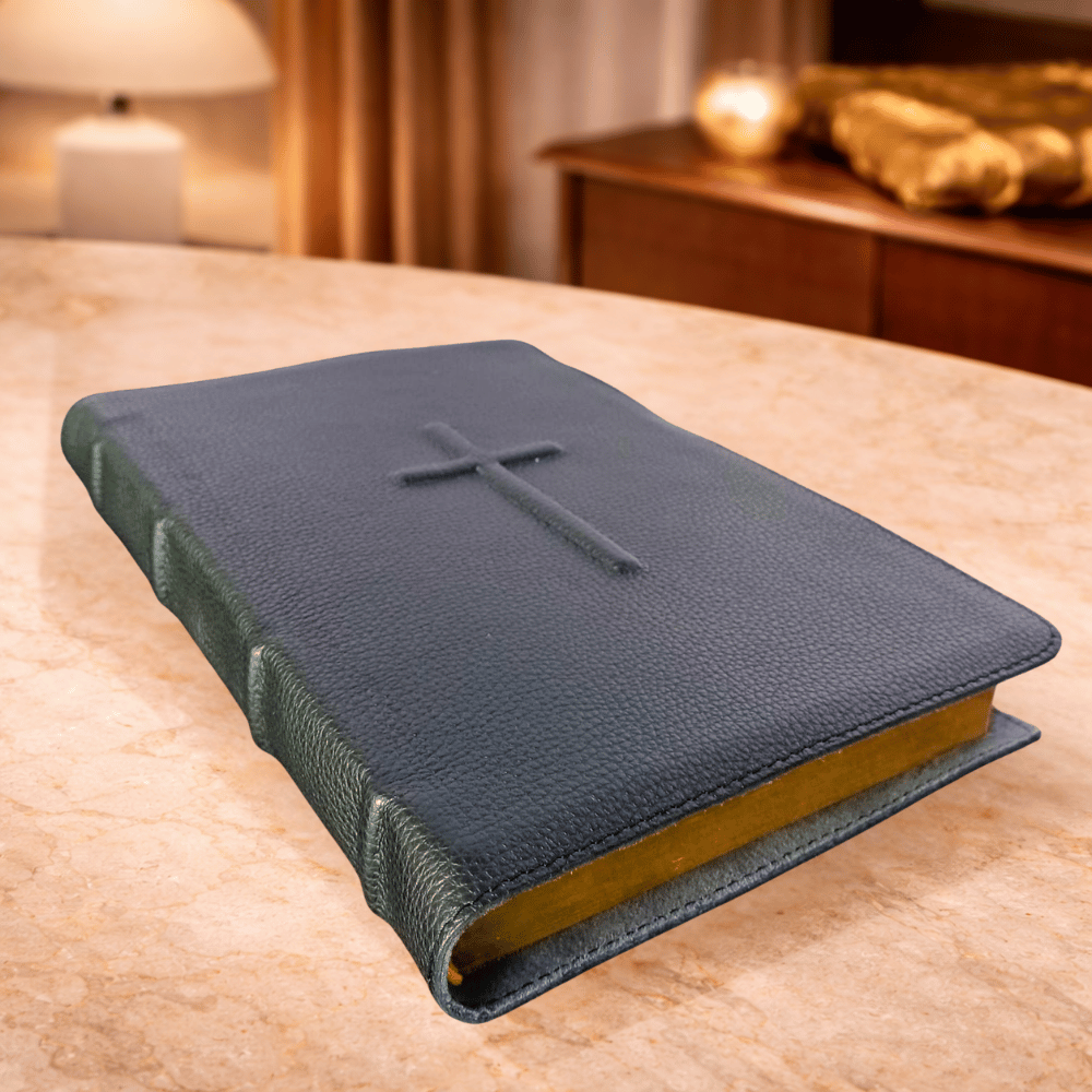 Biblia mare, coperta piele, neagra, fara fermoar, index, aurita, cruce in relief, cuv. lui Isus cu rosu [073 PI]