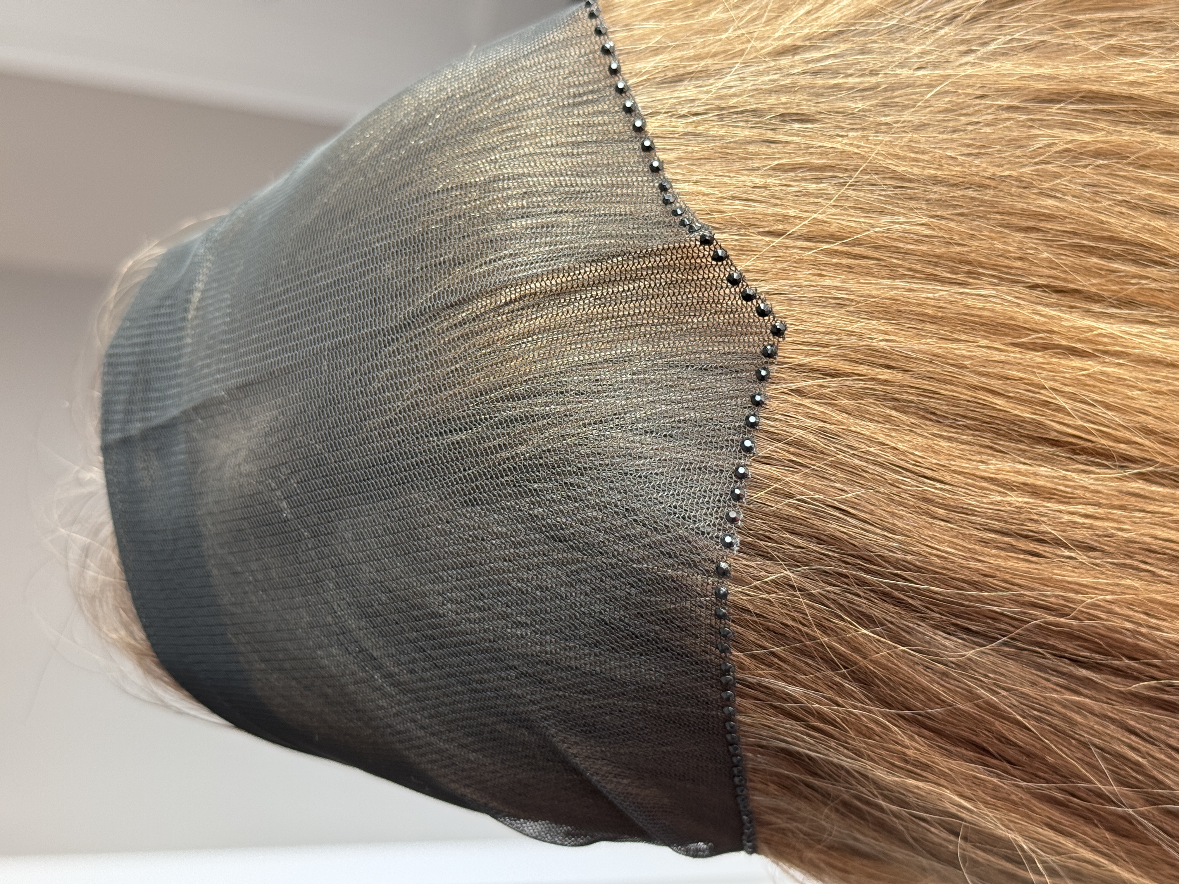 Batic din tul - gri inchis cu pietre pe margine