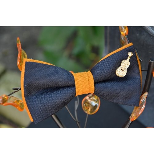 Papion bleumarin cu portocaliu