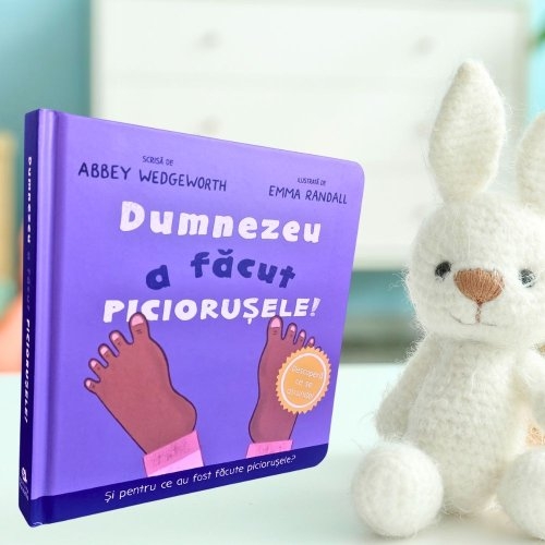 Dumnezeu a făcut piciorușele - Carte cartonată interactivă cu clapete