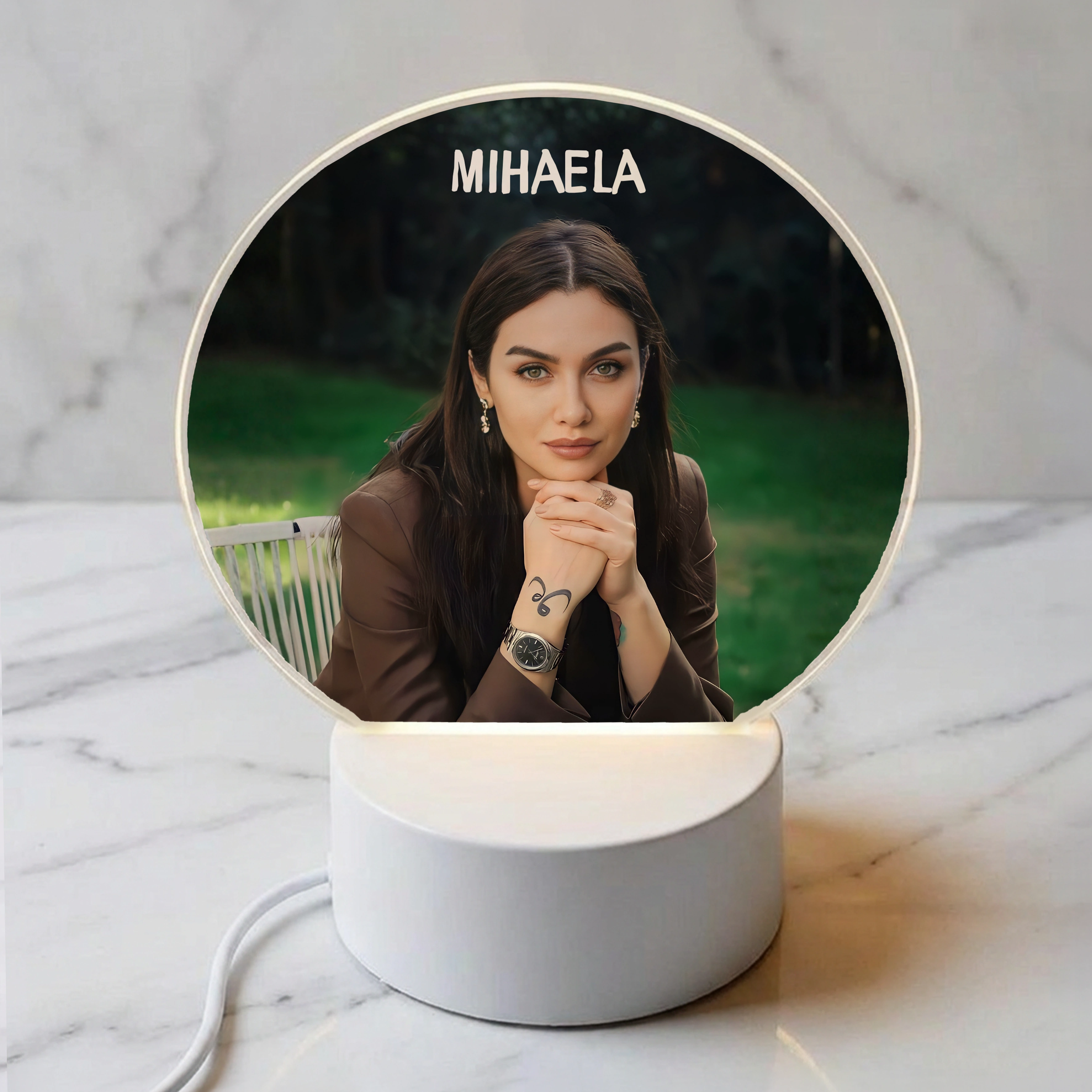 Lampa led personalizata cu poza si nume - cadou pentru femei