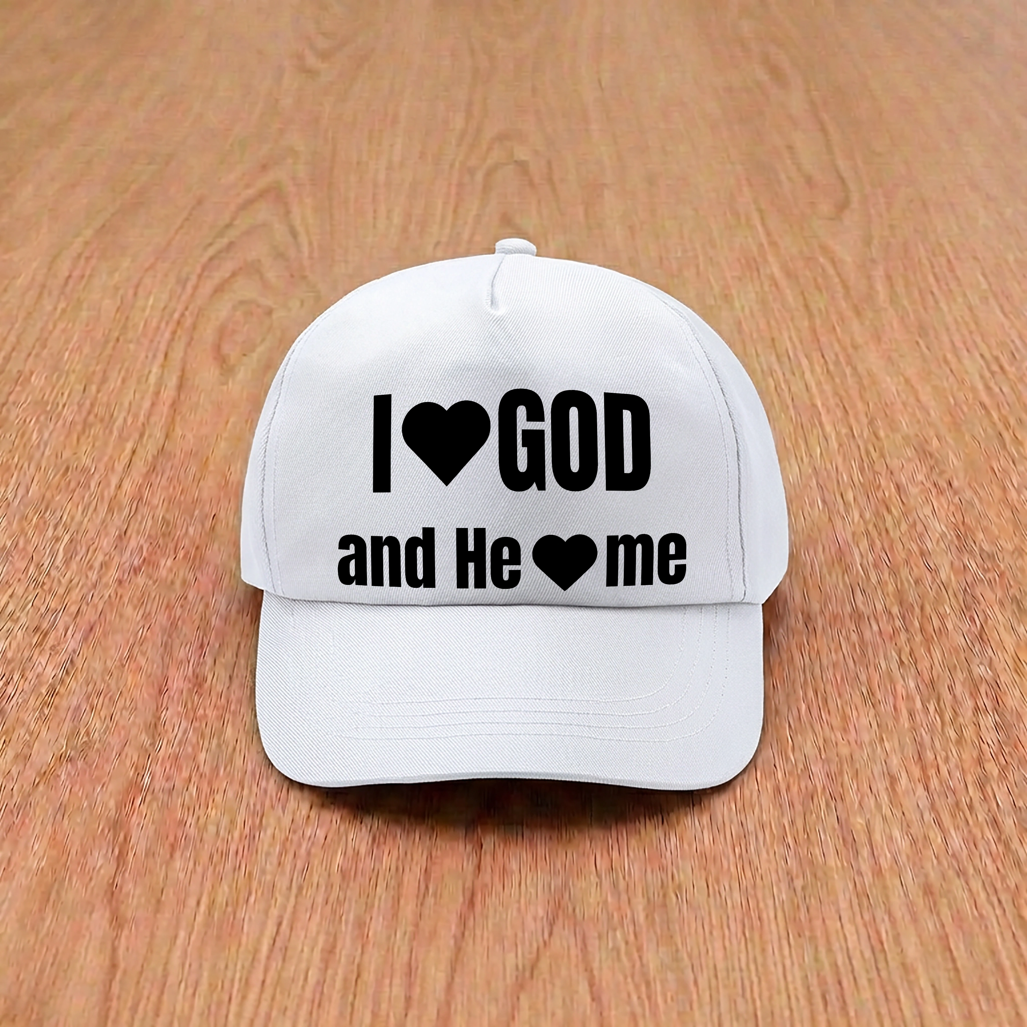 Sapca alba, mesaj in engleza - I love God and He loves me