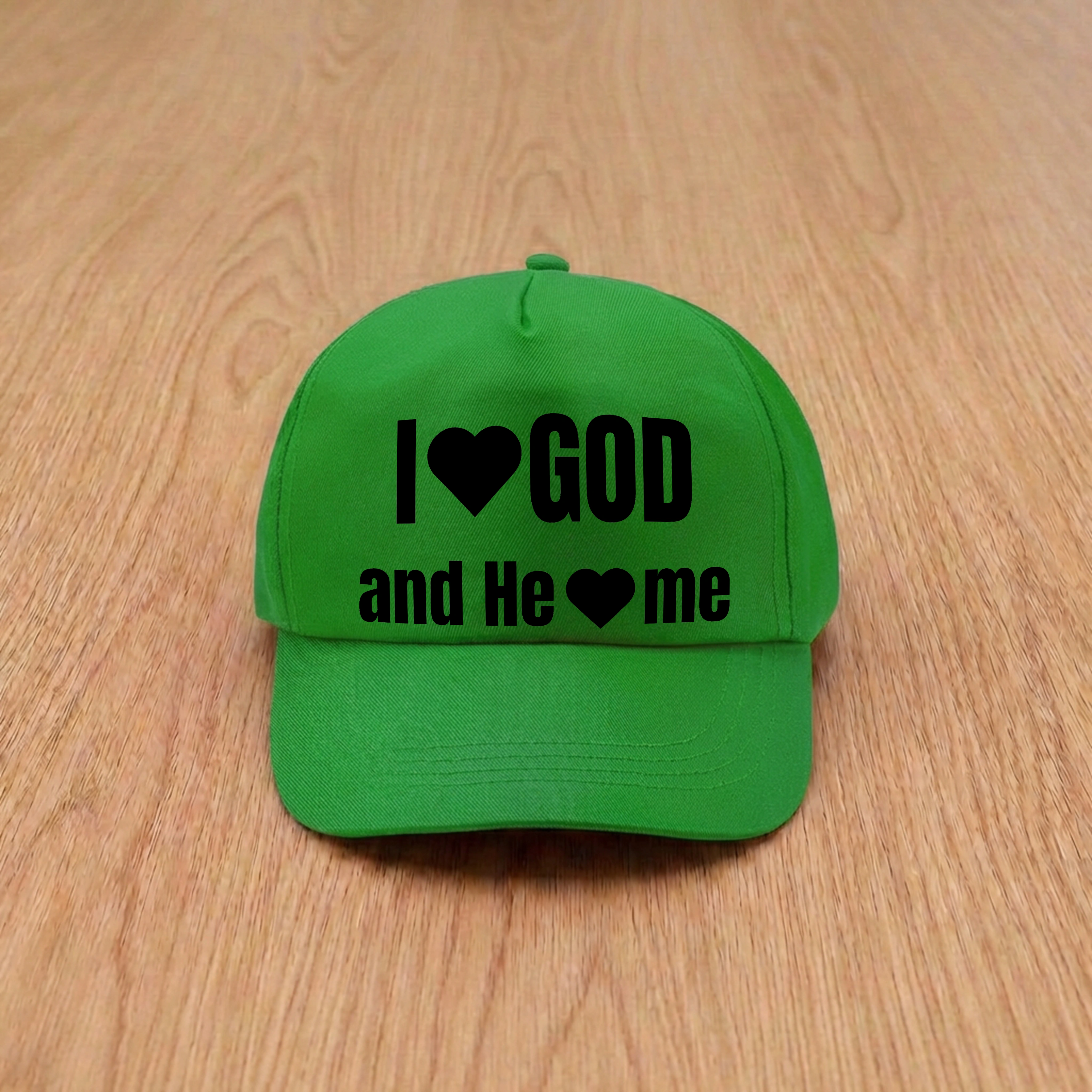 Sapca verde, mesaj in engleza - I love God and He loves me